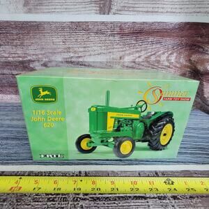 Ertl 2002 1/16 scale John Deere model 620 diecast wide front tractor green/yello
